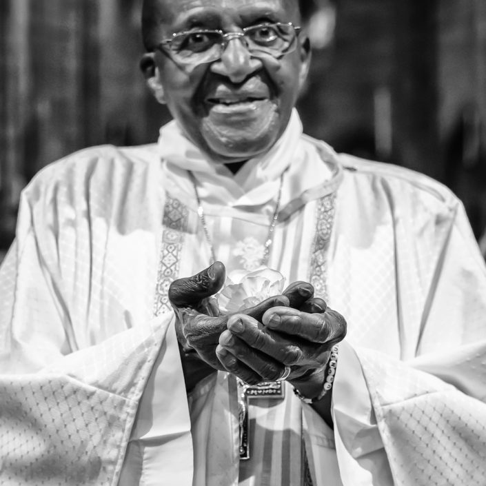 Arch Bishop Desmond Tutu – Peace in 10000 Hands_web