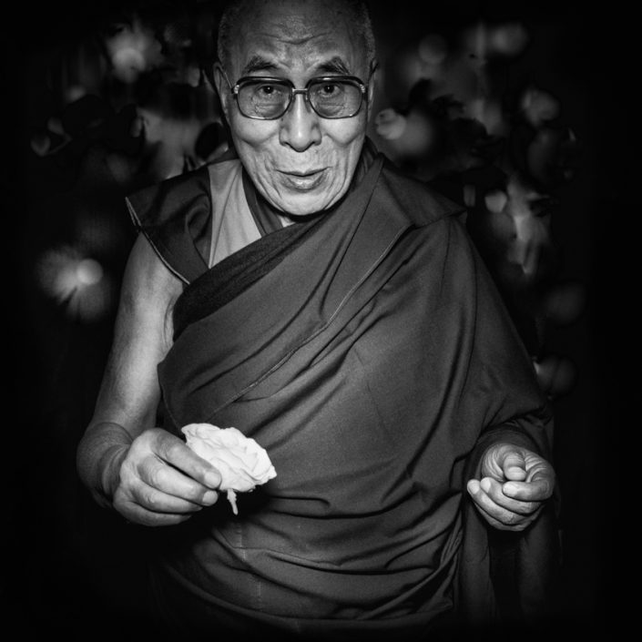 His Holiness, The Dalai Lama – Peace in 10000 Hands_web
